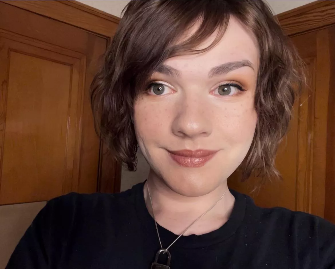 Rare pic of me smiling c: posted by DaniNebula