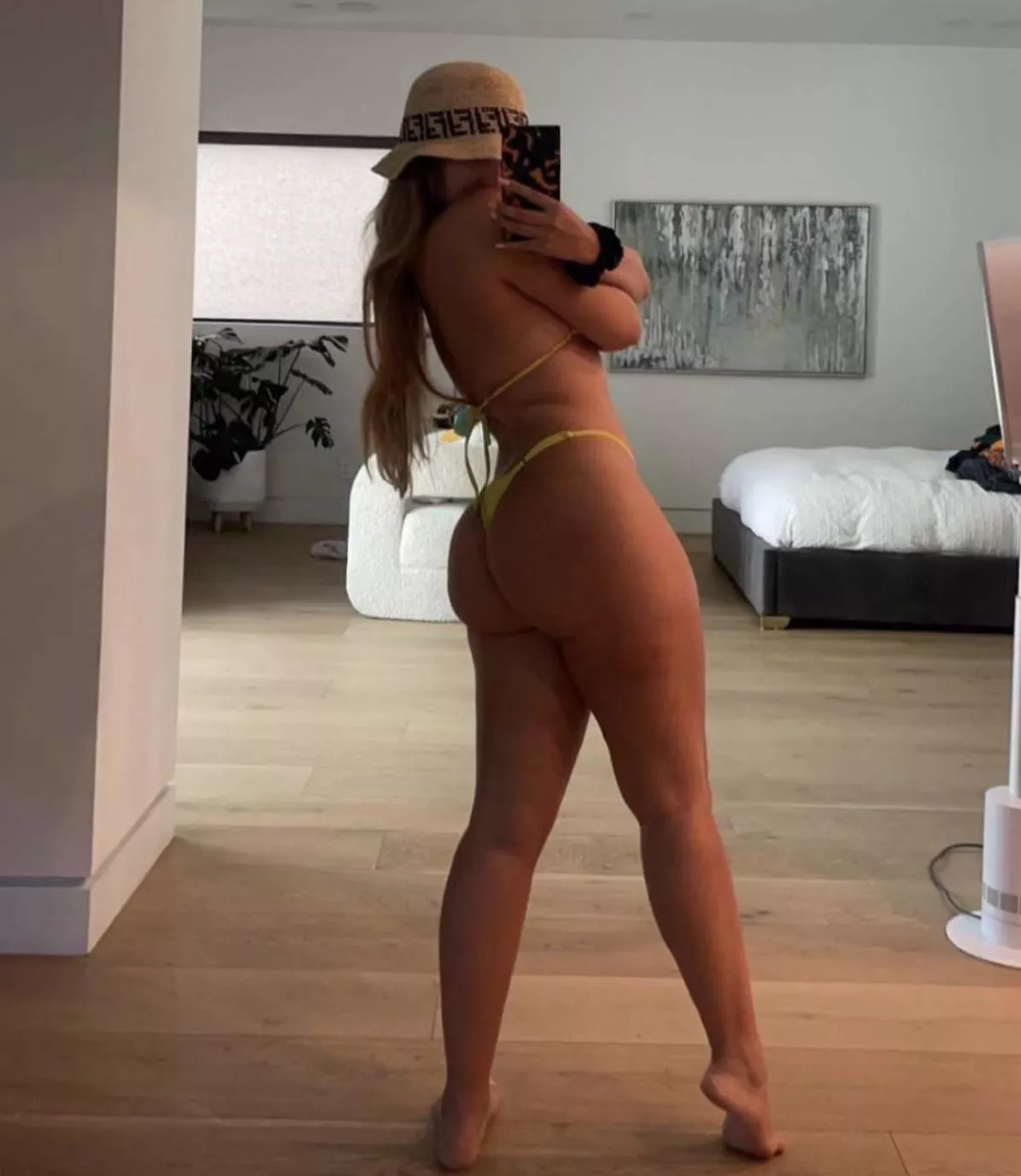 Rate her ass 1-10 posted by devon213