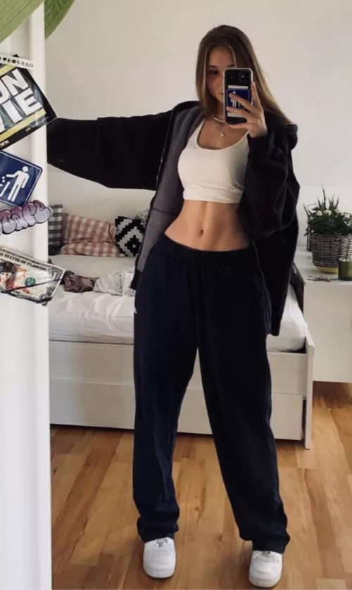 Rate mine from 1 to 10 lol by Affectionate_Tip_990