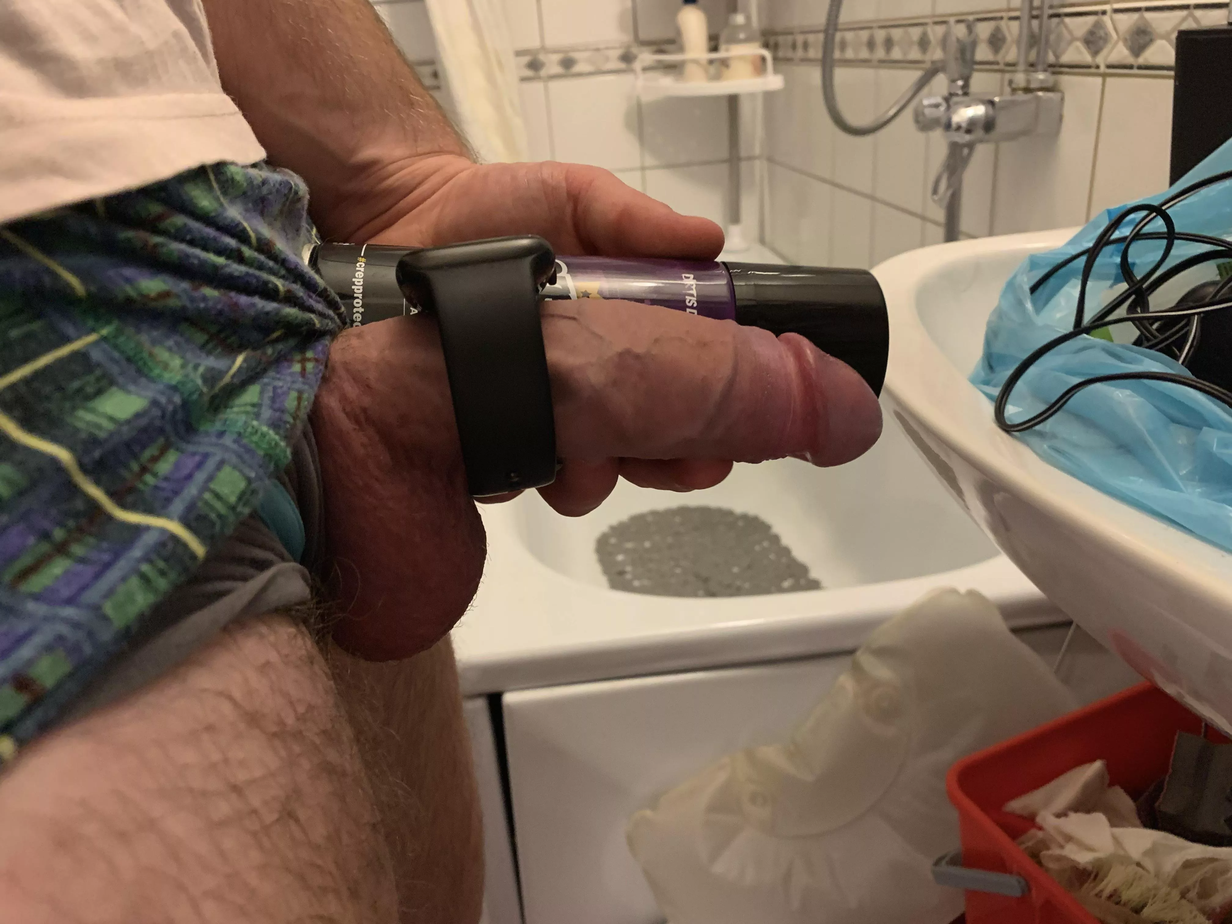 Rate my flaccid monster posted by Complete-Energy-4486