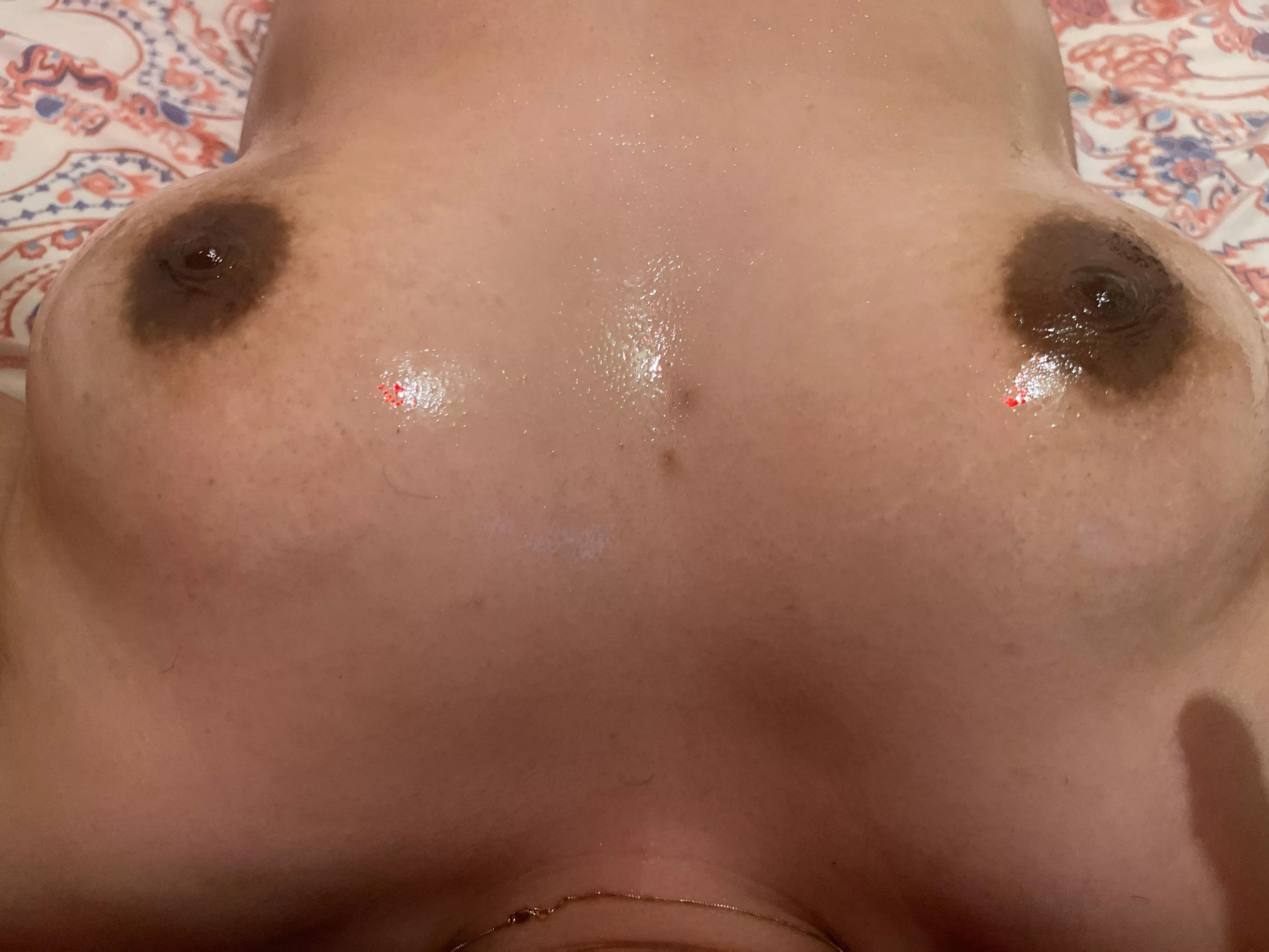 Rate my oiled boobs 1-10 posted by Pretty-Drive555