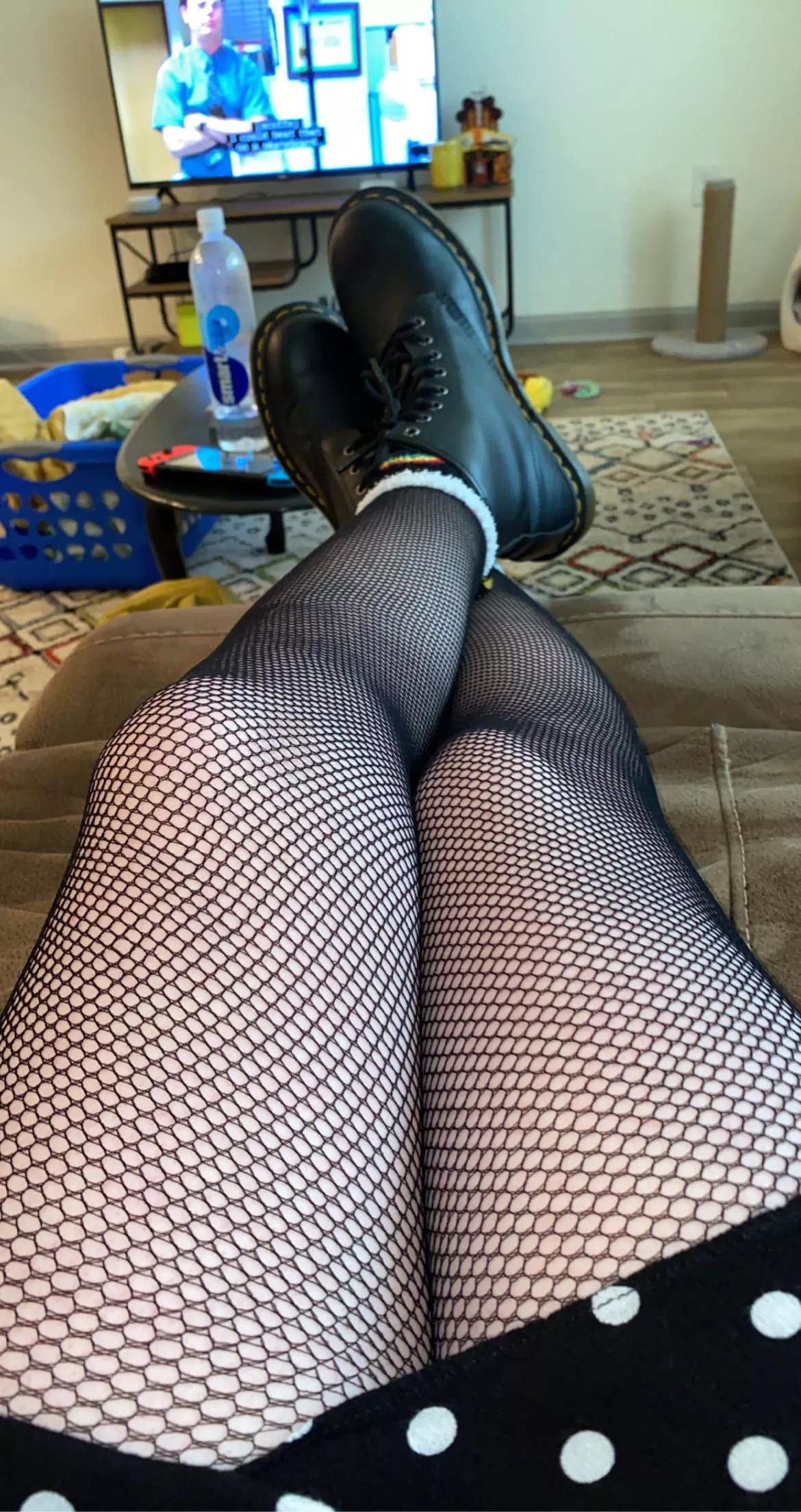 rate my thighs 1-10🥺 posted by nobanderson