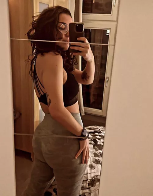 rate that ass 1-10 by bbvvvgyjhhggg