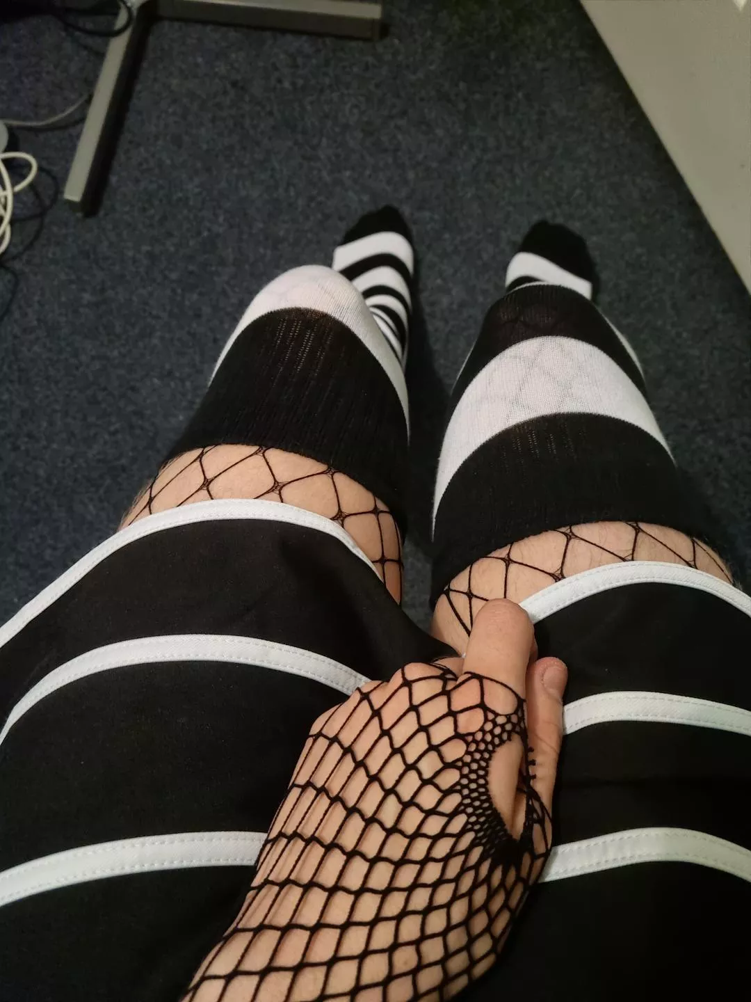 rate the drip 😎 posted by Yennifex