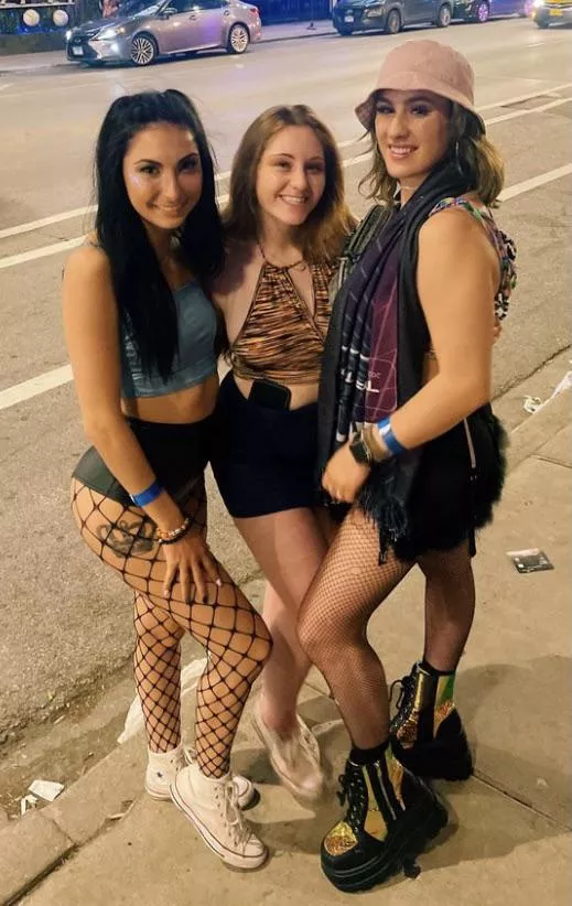Rave girls🤩 posted by lankyjdx