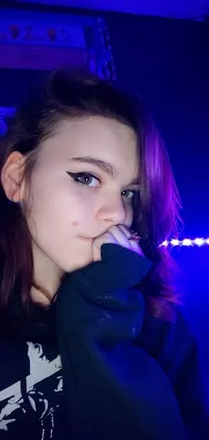rawr posted by smol_emo_boi