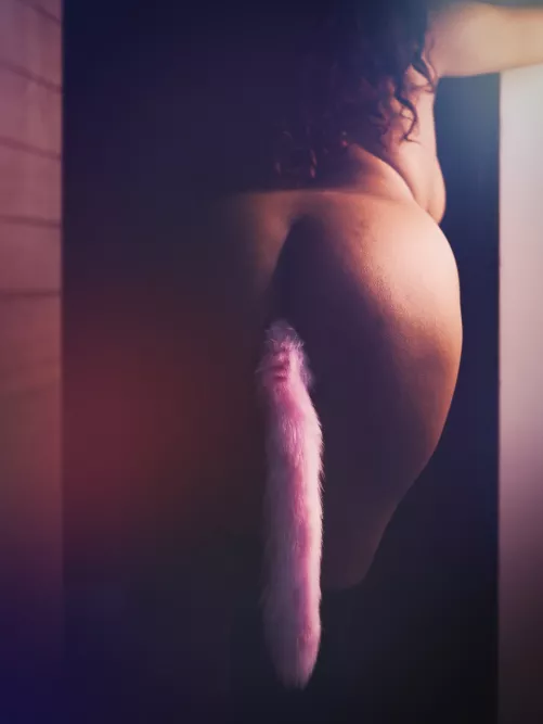 Rawr 🥵 [F] by freakyindianbebe