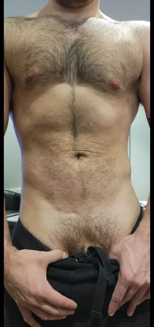 Reach inside and find a treat by luckyluc23