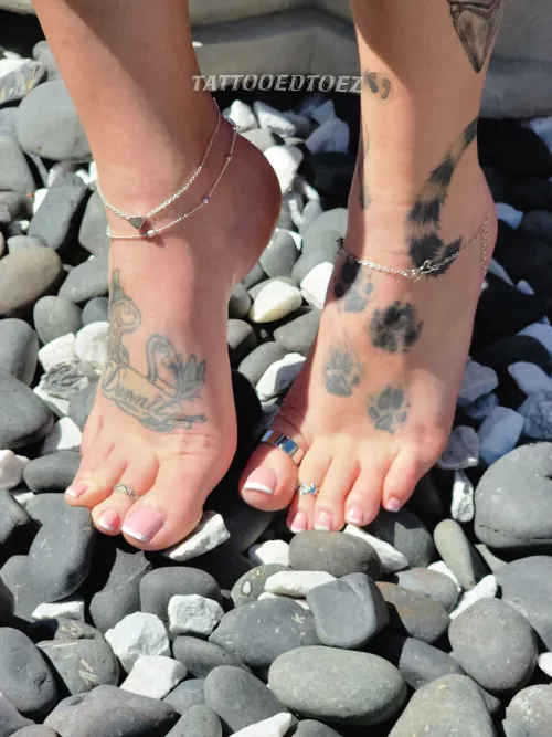 ready for warm sunshine days by tattooed_toez