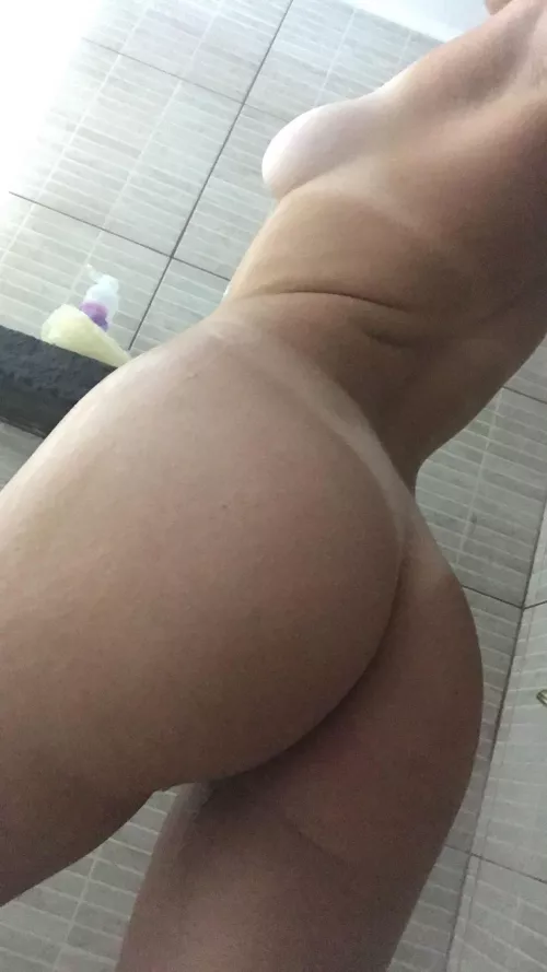 Ready in position to get pounded🤤 by littldya