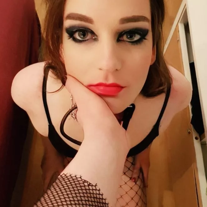 ready on my knees posted by Pumpk1n42