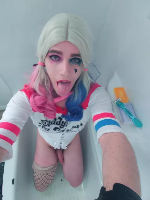 ready to get messy 😘 by pink_collarx