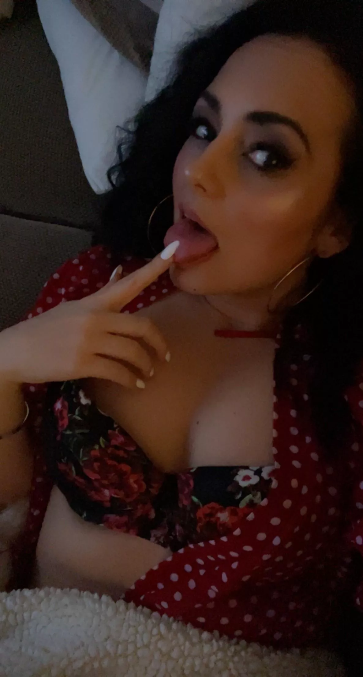 Ready to serve your queen !!! posted by goddesssophia83