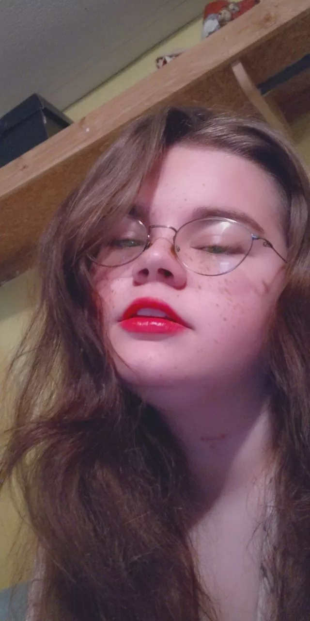 ready to smudge my lipstick posted by delena113