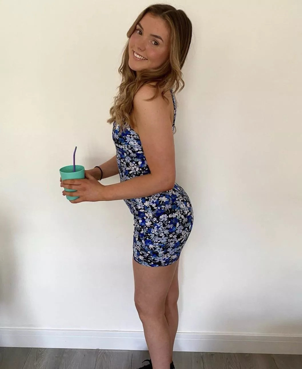 Rebecca 🥵🥵🥵 posted by SlowAmphibian6001