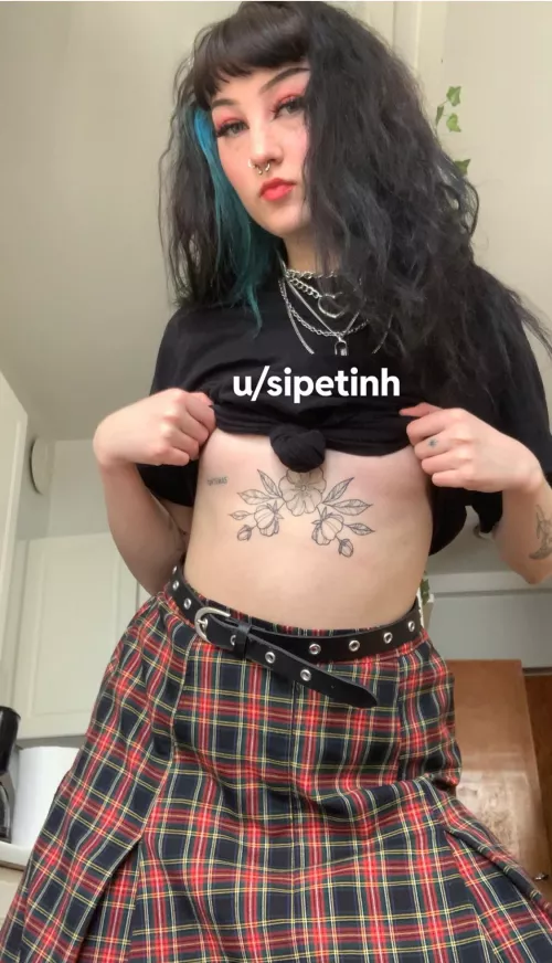 Recently got this underboob tat and i looove it by sipetinh