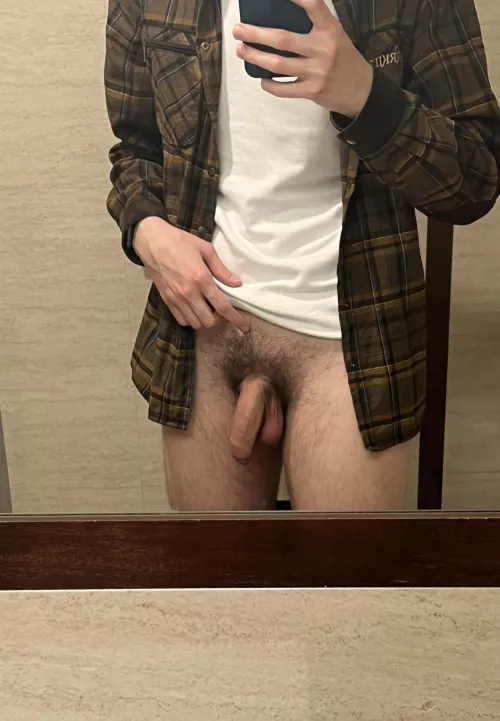 Recently turned 18. Here’s my first pic on here by thrrxx