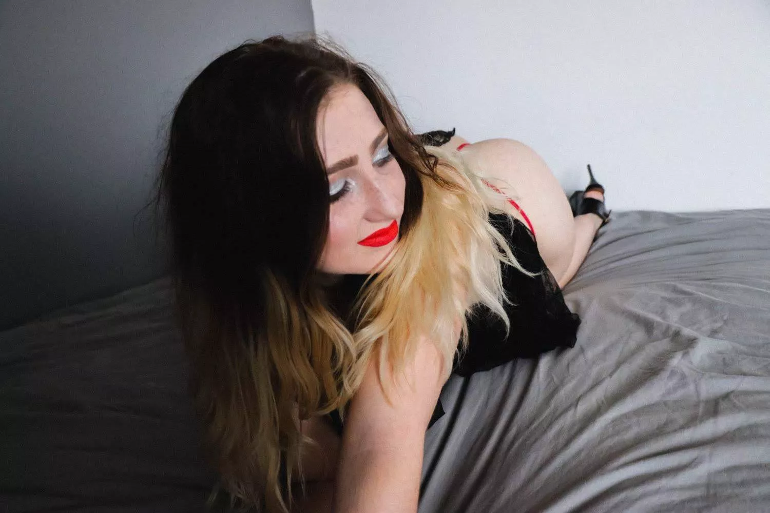 Red g strings for life🥰 posted by lexxiskybabe