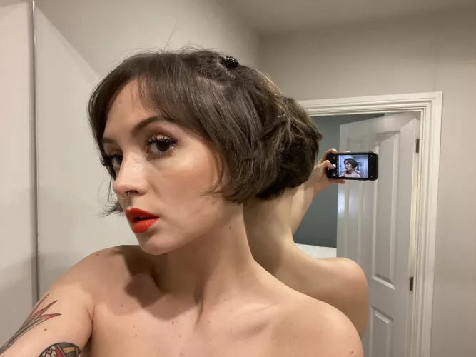 Red lipstick and winged liner 😇 by daisydares