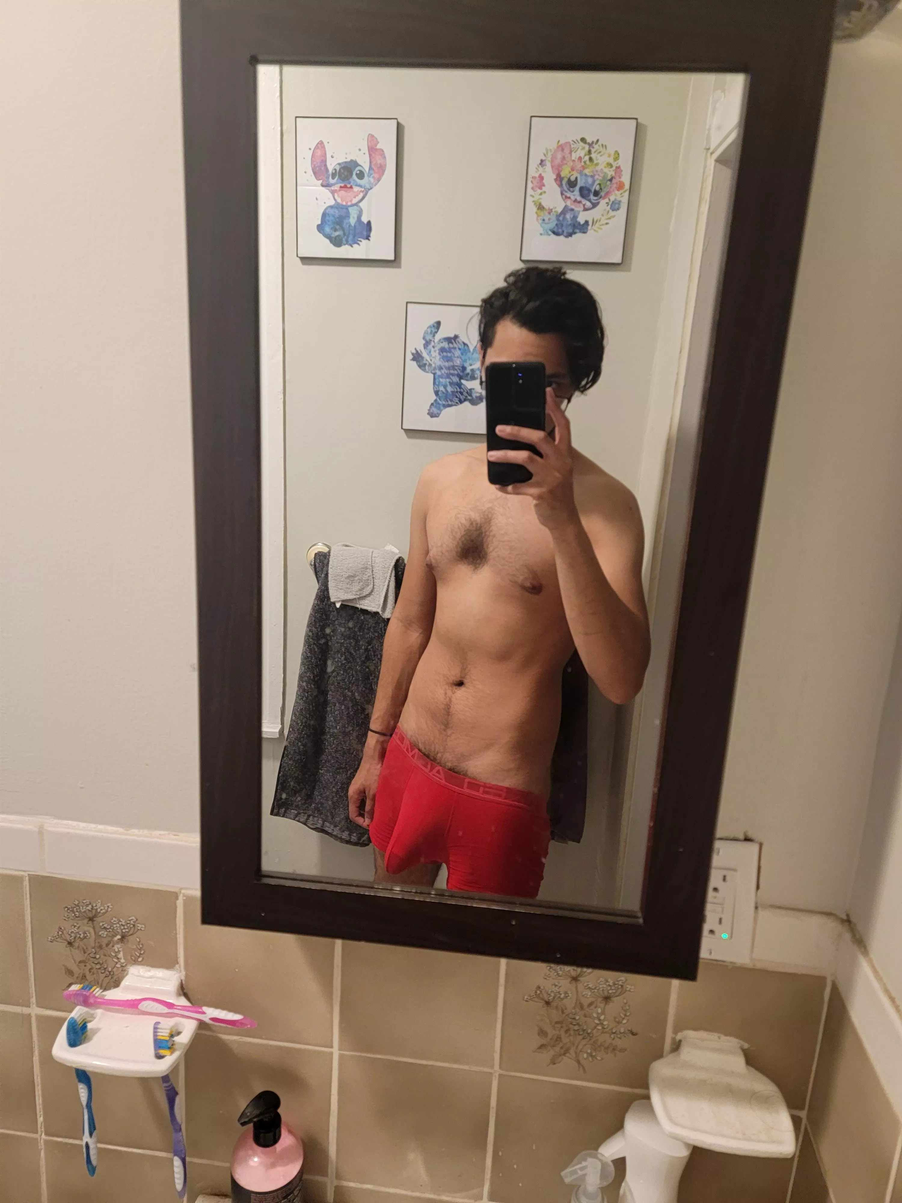 Red looks so good on me [m26] posted by GibbyPls95