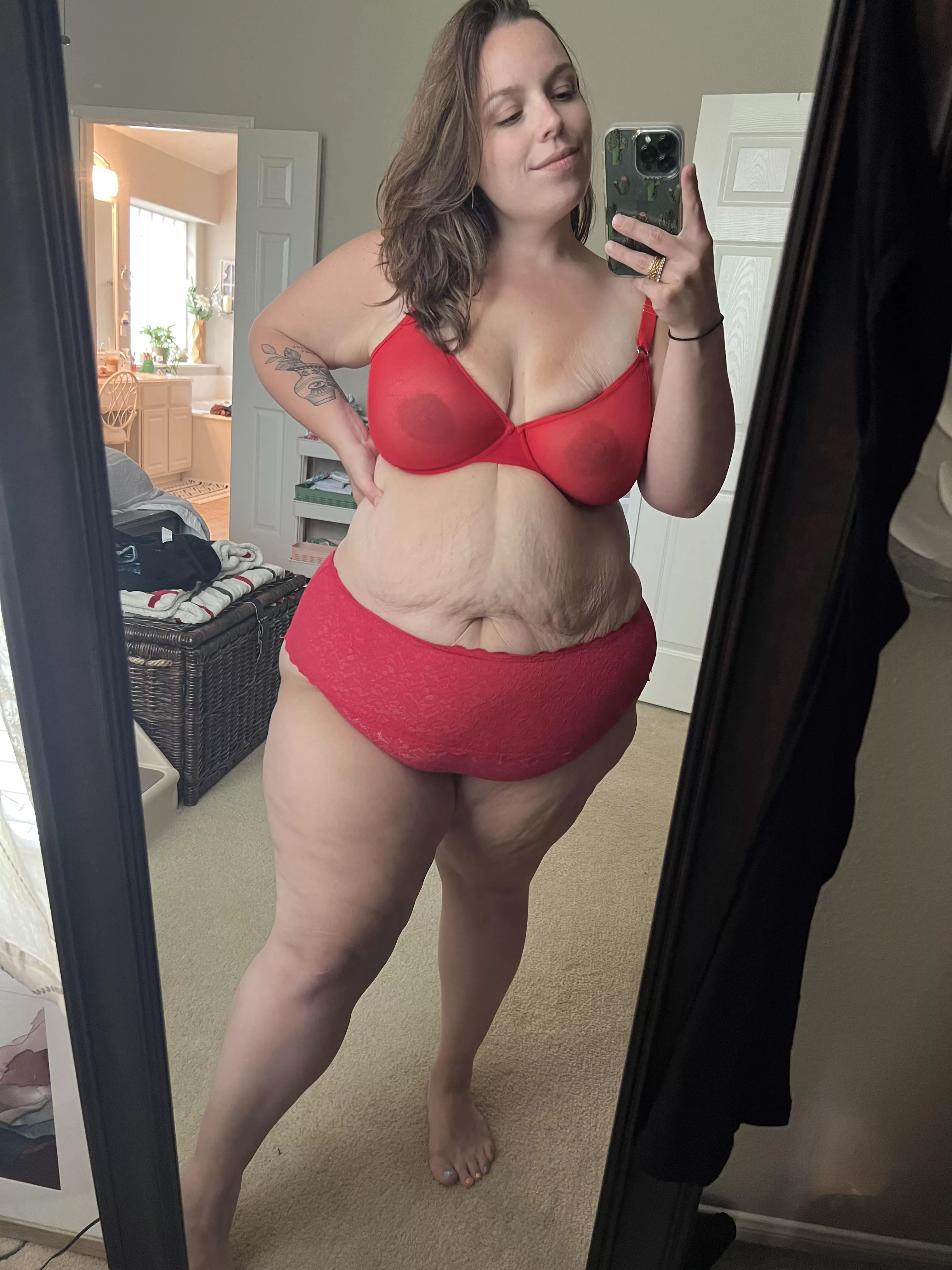 red makes me want to be naughty ♥️ posted by mommagerth