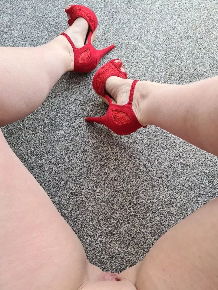 Red or Black? posted by Louise_fabs