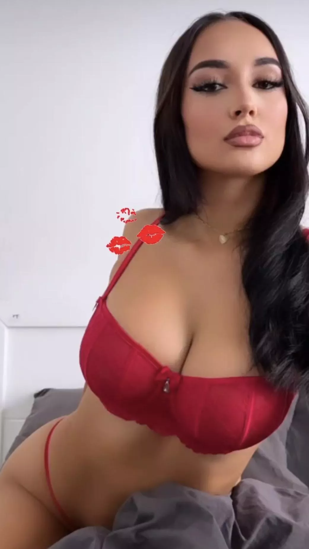 Red Red Red posted by ejaxtagram2020