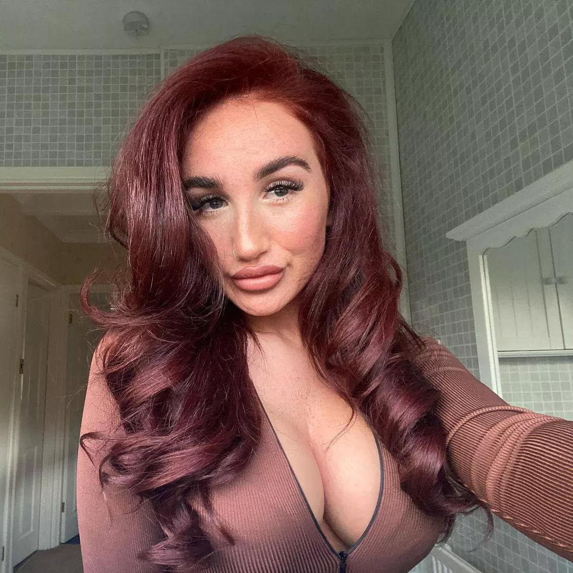 Redhead posted by sashpol456