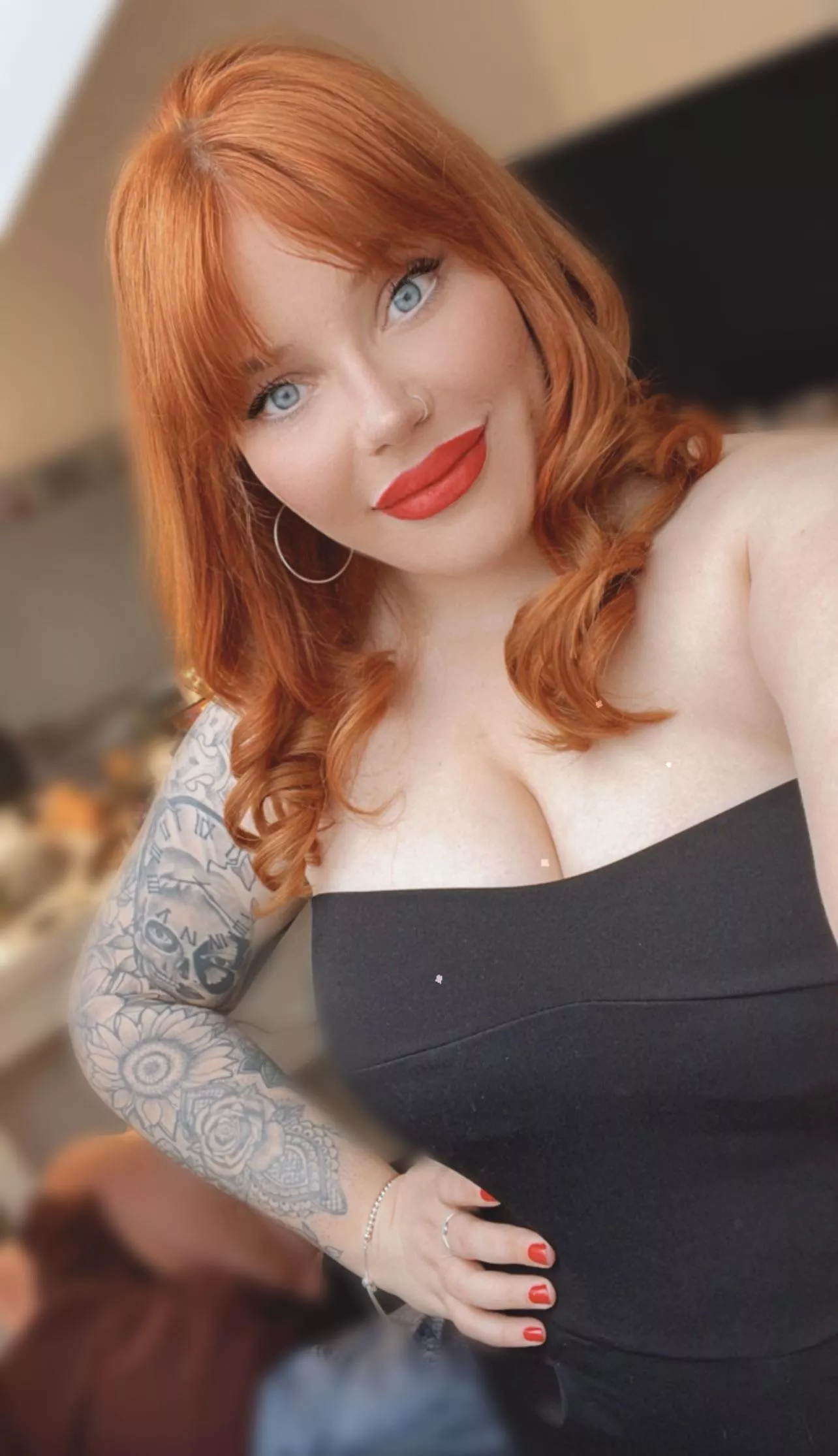Redhead Friday 🧡 posted by curvysophieisabel