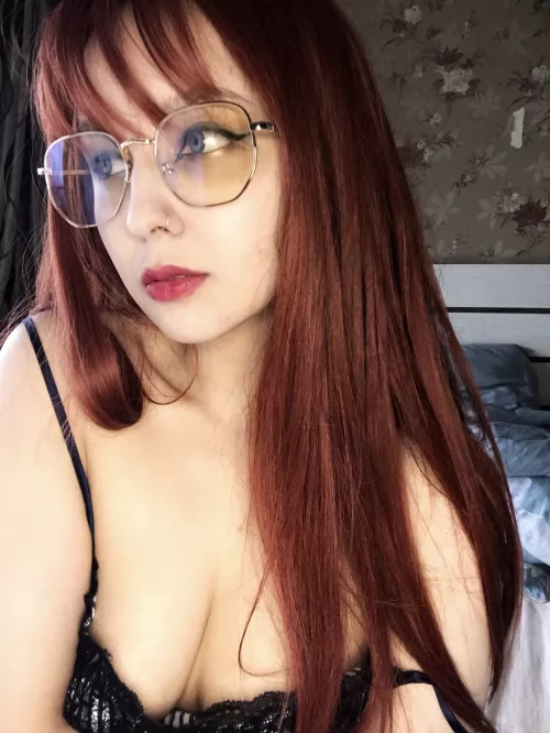 Redhead girl next door [F] by LilaPierce