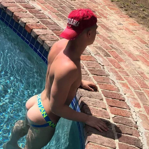 ��?Refreshing by cheerfulhomeless