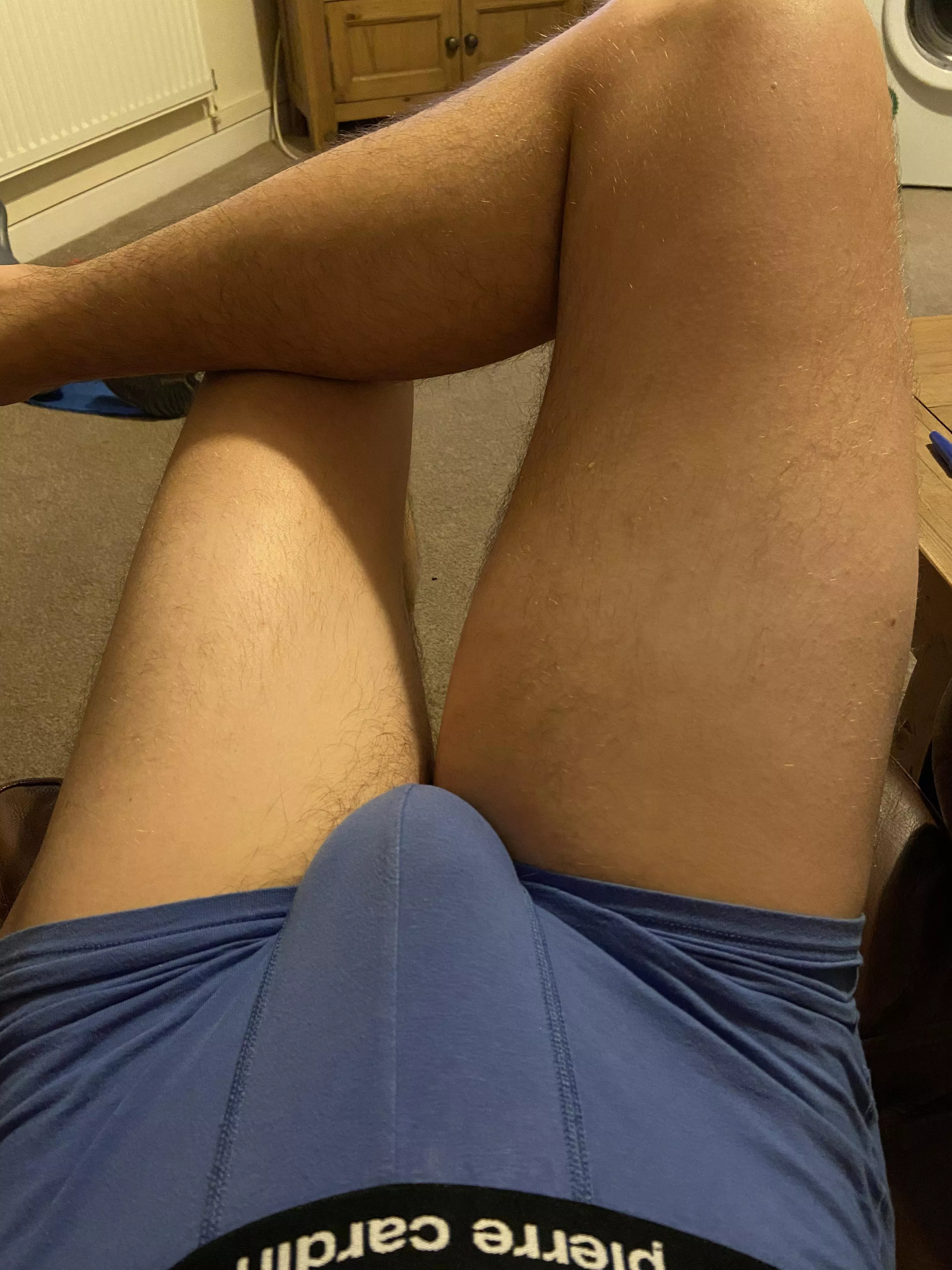 Relaxing 😏 posted by creamcakeguy