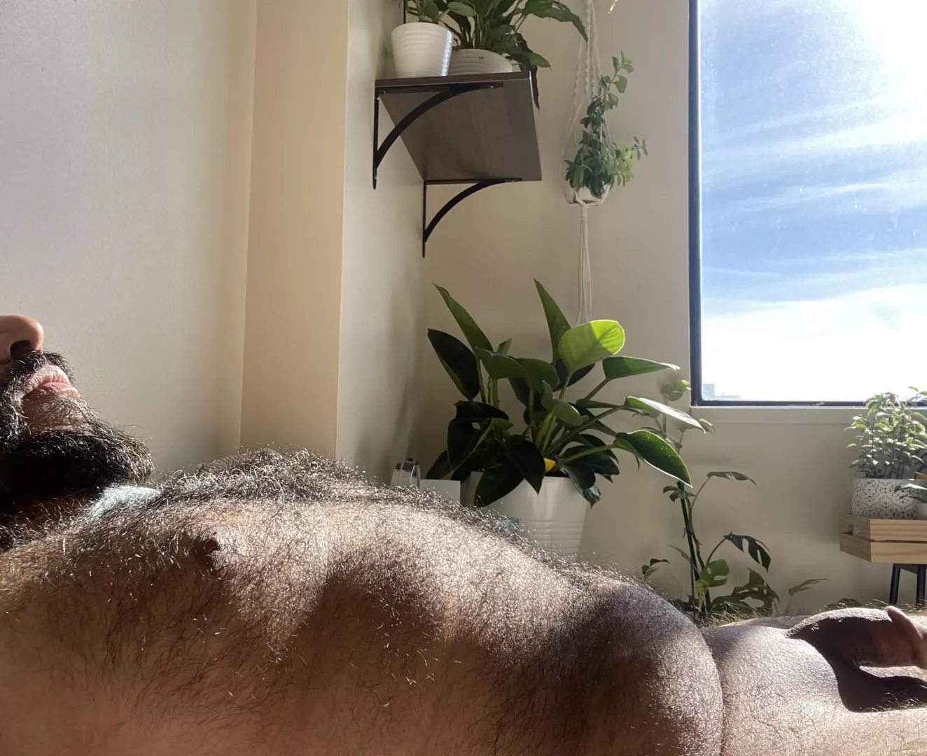 Relaxing after a long weekend posted by Farisoseven