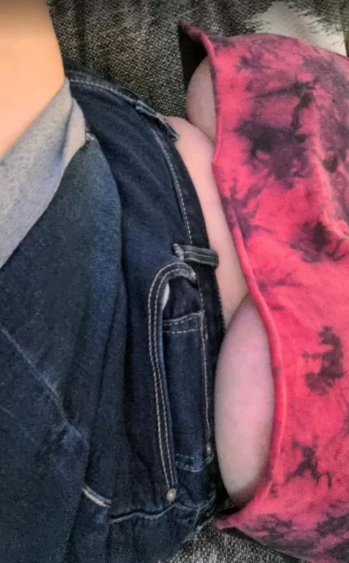 relaxing on the couch, not expecting anyone over but you can look if you like. by MiJizzle