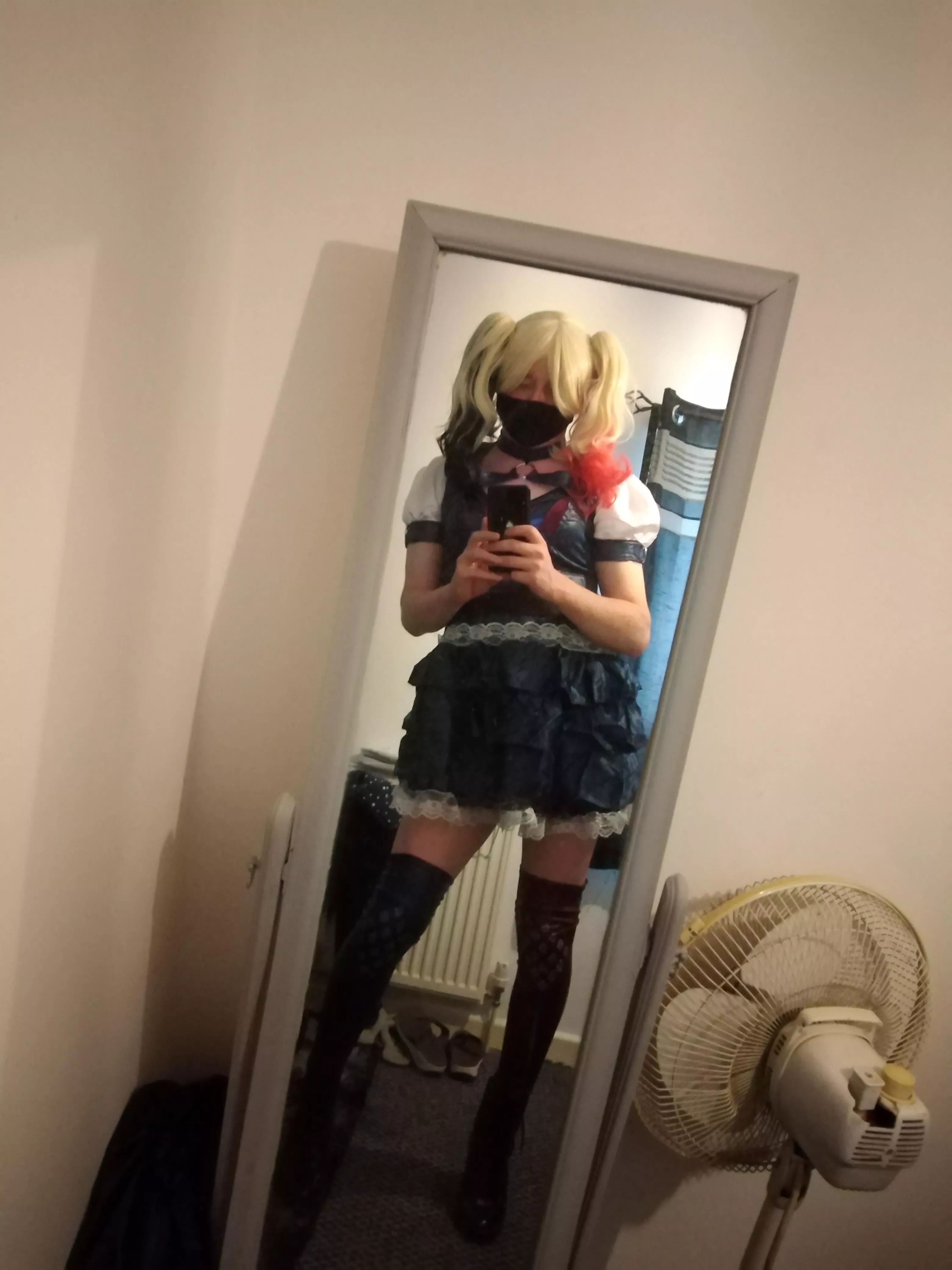 RELEASE THE HARLEY !!🖤❤️ (still very new to Reddit second post to show off a cosplay I did 👉👈) posted by technicallewd