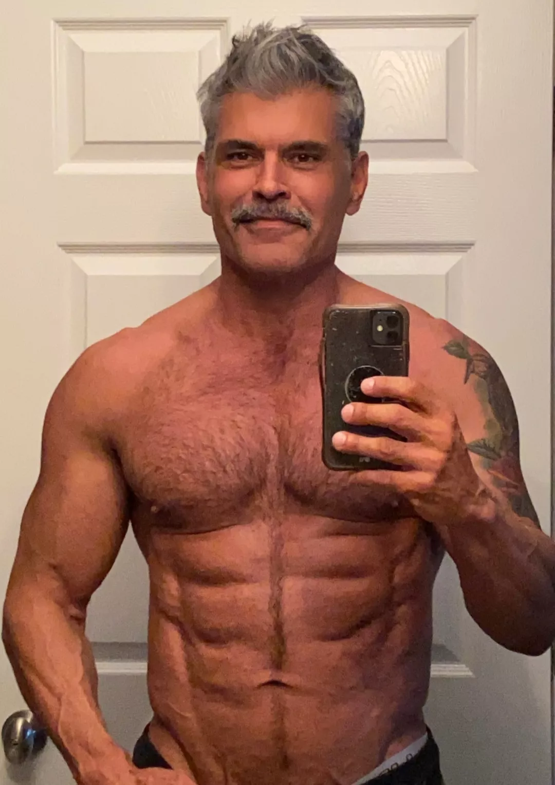 Remember Mike Ruiz, photographer of the stars? posted by godmademequeer