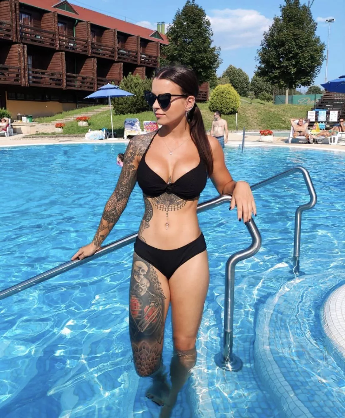 Resort posted by hybridchicken2000