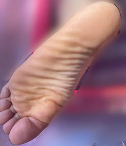 Rest your cock on my little soles 🖤 by Sierrajamesfootfun