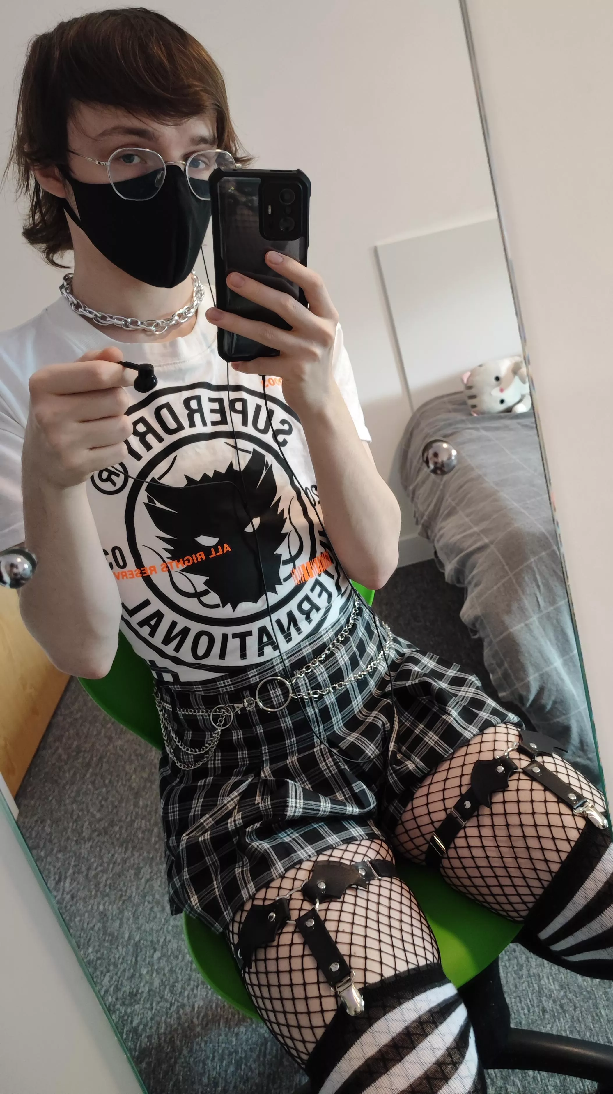 Rest your head and listen to some tunes with me? posted by NewsAboutFoxes