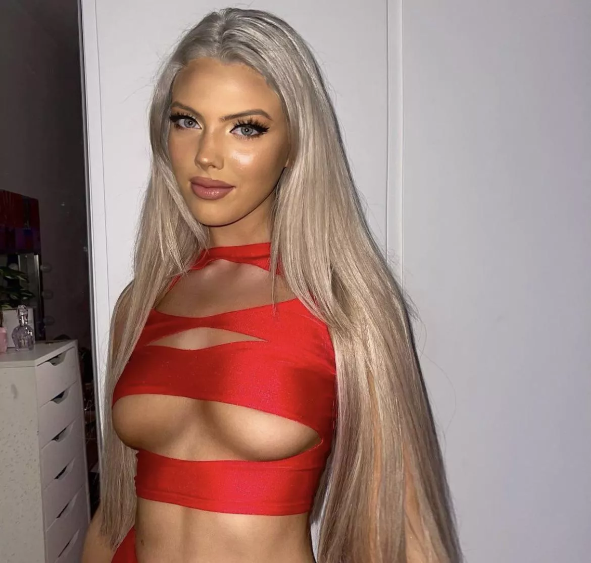 Rhiannon posted by osisieneb