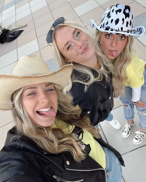 Ride 'Em Cowgirl by WarmObserver