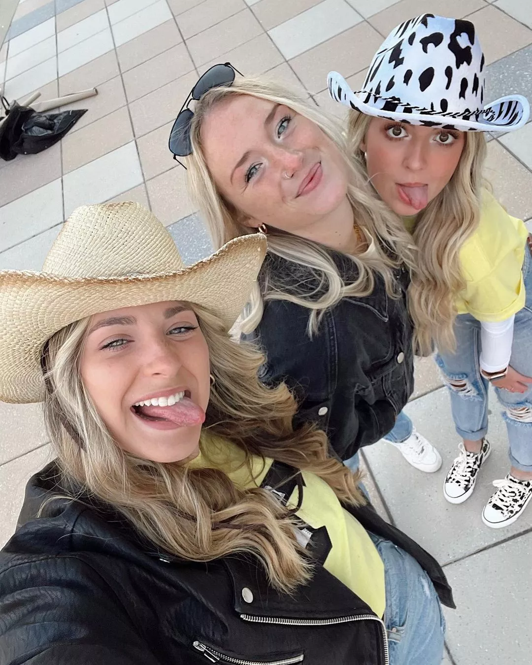 Ride 'Em Cowgirl posted by WarmObserver