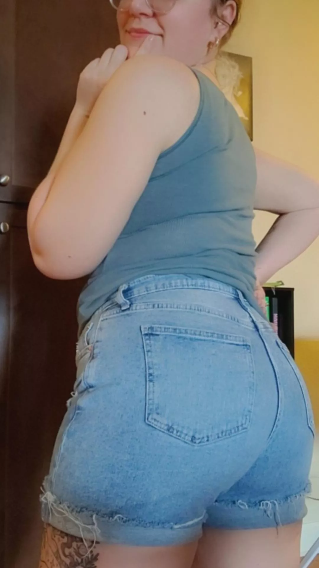 Rip my shorts off and bend me over the kitchen counter posted by vforvanessaxxx