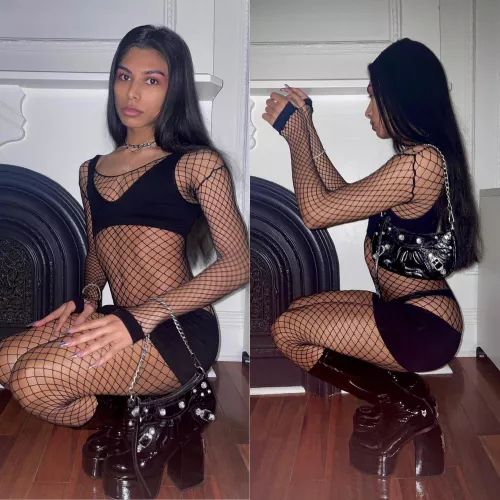 rip the fishnets off my body by angelakira10