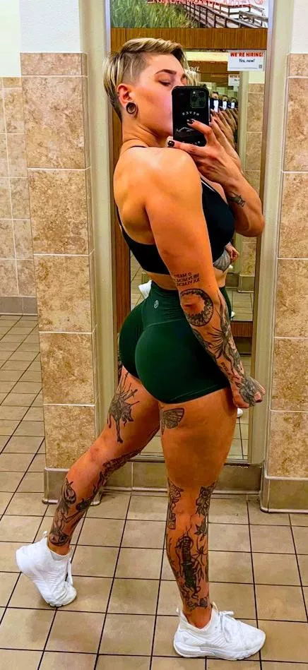 Ripley's tight plump booty 🍑 posted by Sea-Specialist-1870