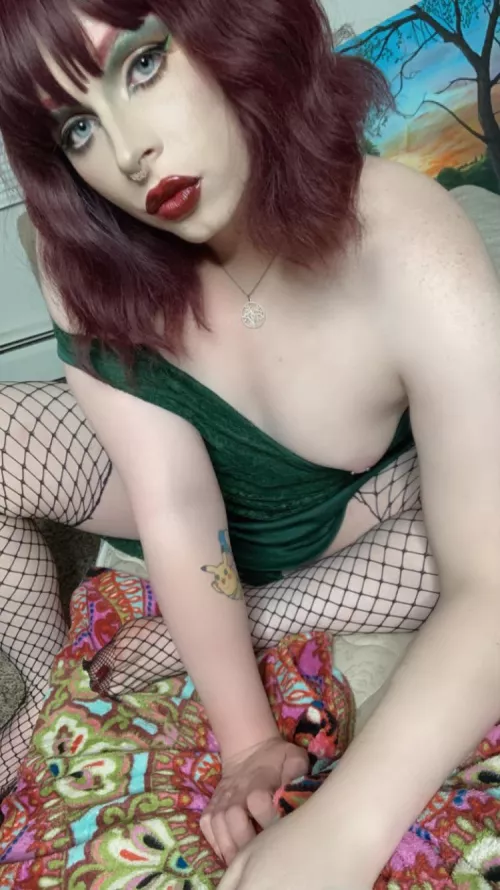 Ripped fishnets = easy access by beigemantaz