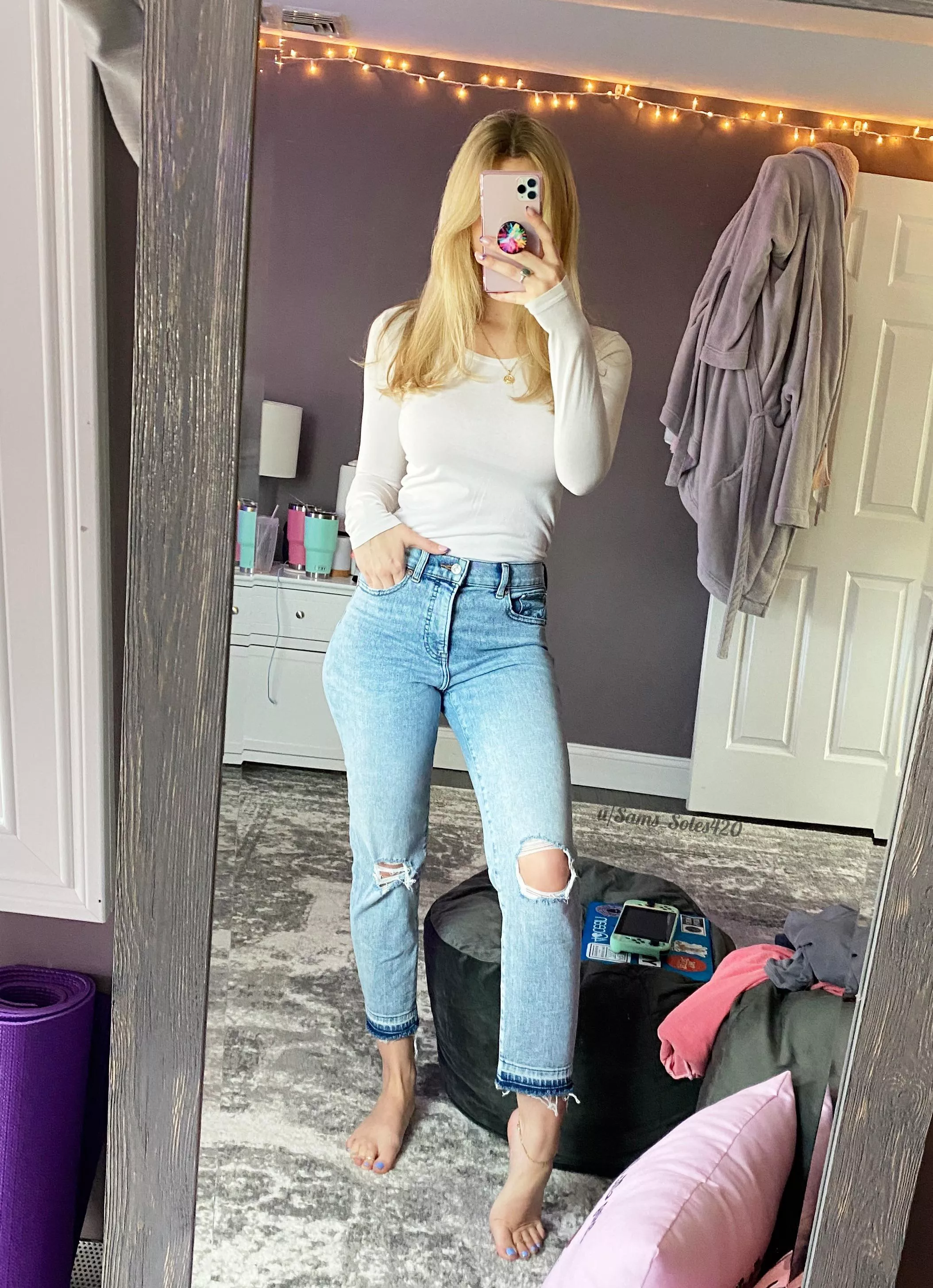 Ripped jeans are cute too💕 posted by Sams_Soles420
