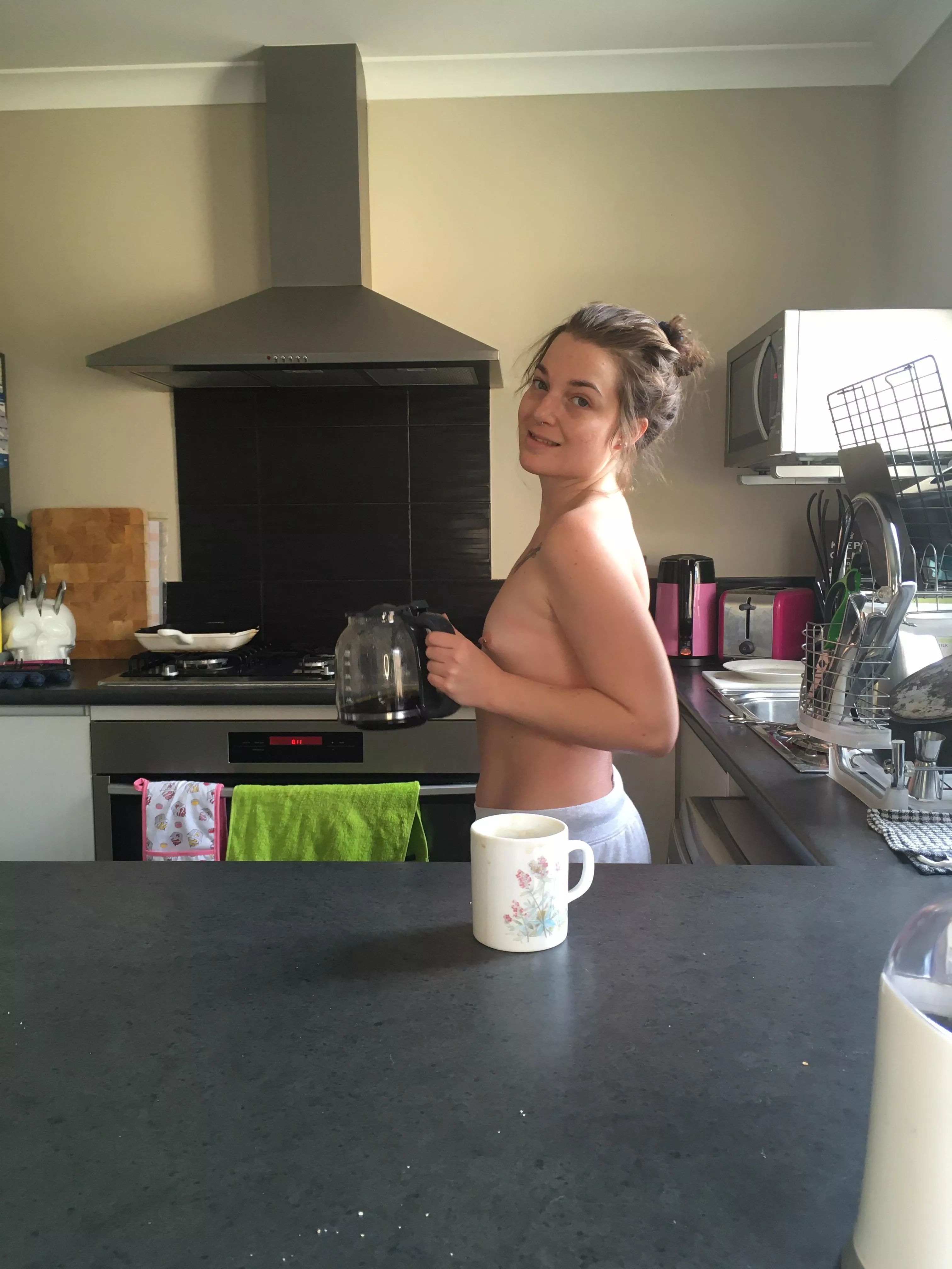 Rise and shine w a steamy cuppa Juni this Monday [F] Aussie posted by JunipaJinxe