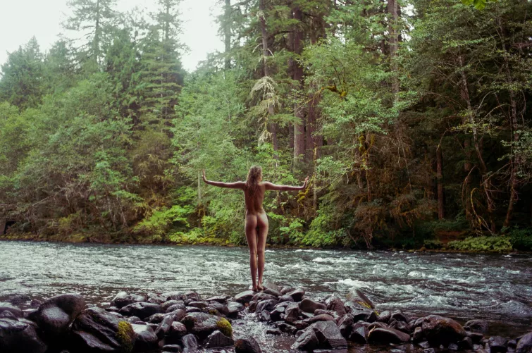 River's edge by bubblrisback