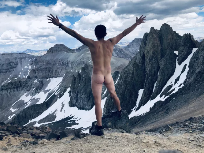 Rocky Mountain high!! by Independent-Search93